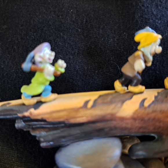 Disney  Showcase  Olszewski Story Time Snow White And The Seven Dwarfs  figurine - Picture 9 of 11